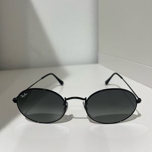 NEW Oval Ray-Ban Polished Black Sunglasses W/ Wire Frame